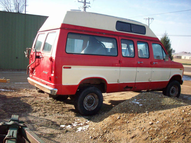 1982 Ford E-Series Van - photo 3