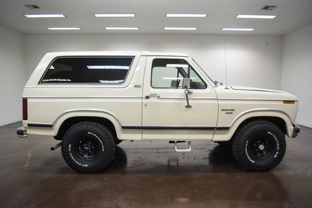 1982 Ford Bronco -- - photo 8