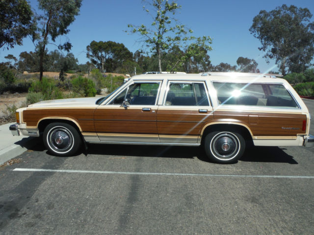 1982 Ford Crown Victoria