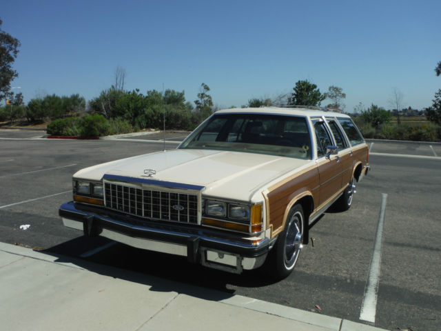 1982 Ford Crown Victoria - photo 2