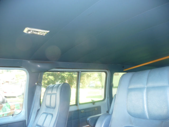 1982 Ford E-Series Van - photo 12