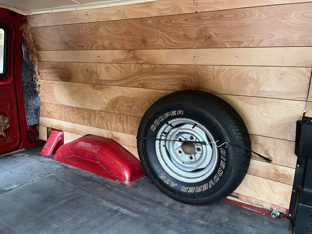 1982 Ford E-Series Van - photo 11