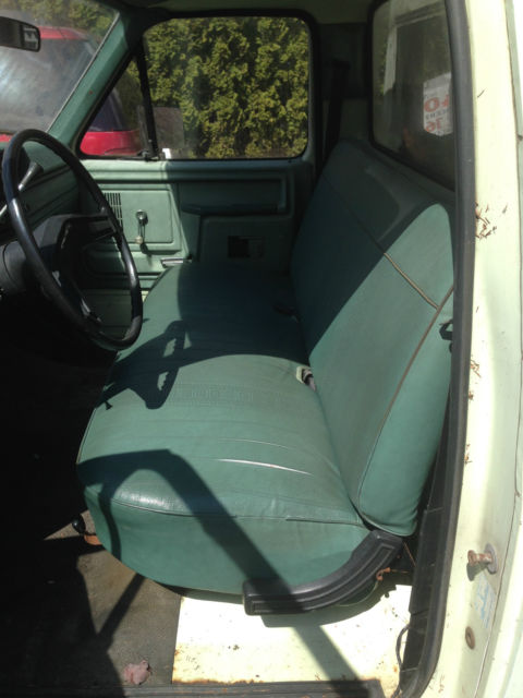 1982 Ford F-100 Runs Drives Body Int Good 4.9L I6 4 spd manual - photo 10