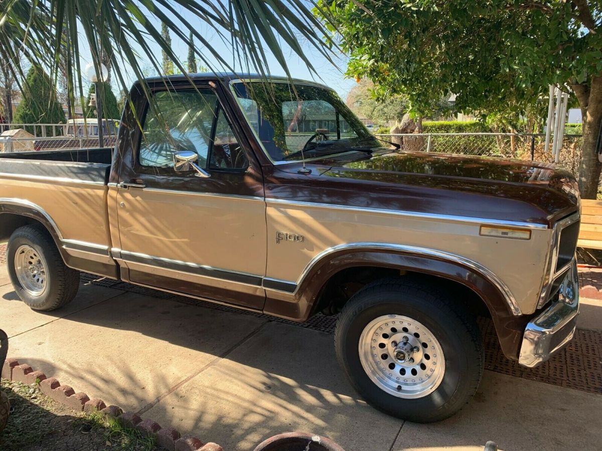 1982 Ford F-100 Runs Drives Body Int Good 4.9L I6 4 spd manual - photo 2