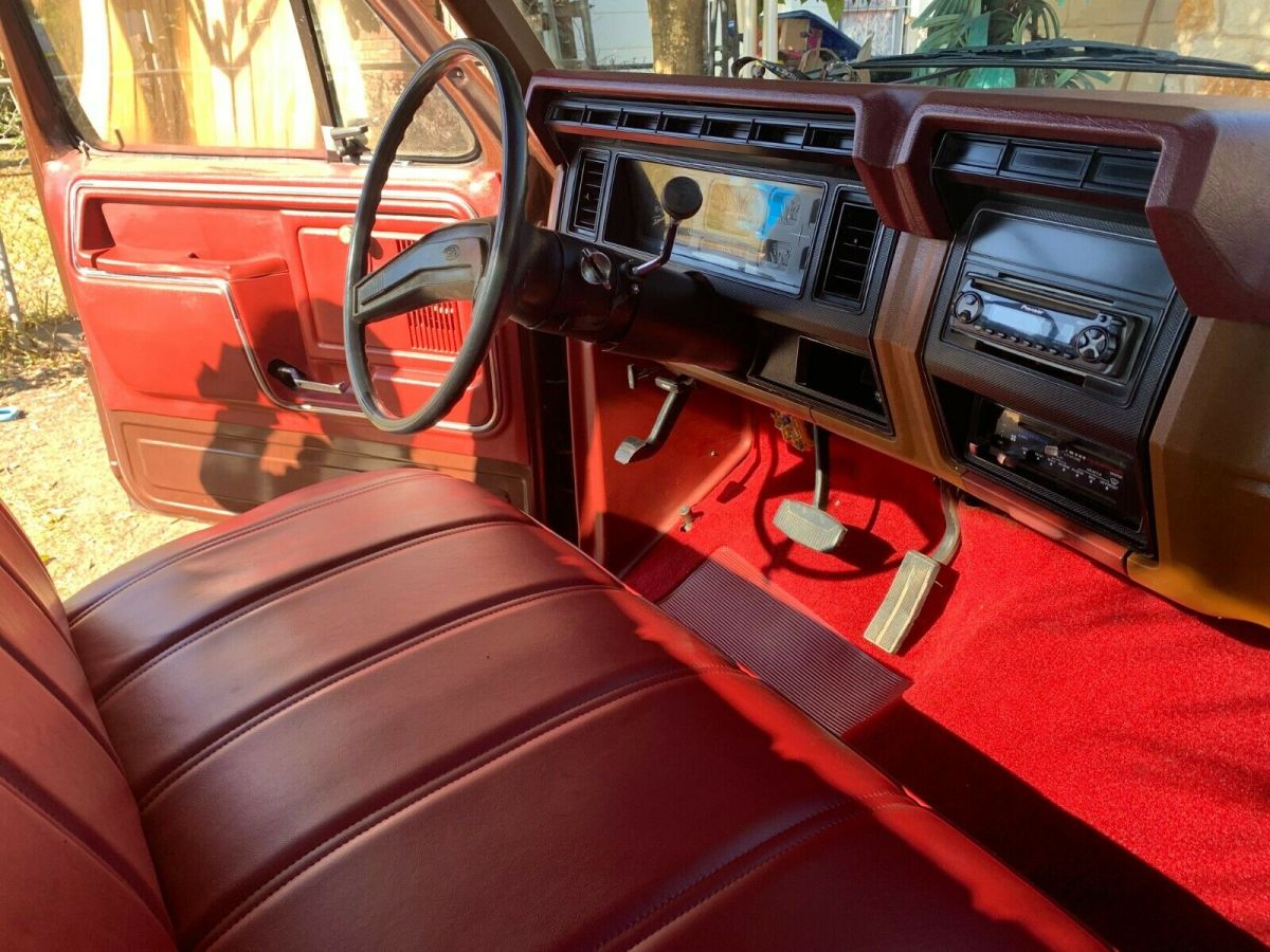 1982 Ford F-100 Runs Drives Body Int Good 4.9L I6 4 spd manual - photo 3