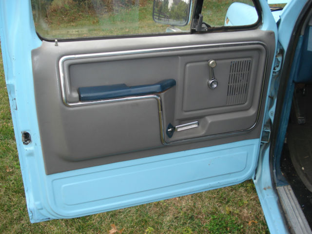 1982 Ford F-100 Custom Standard Cab Pickup 2-Door - photo 10