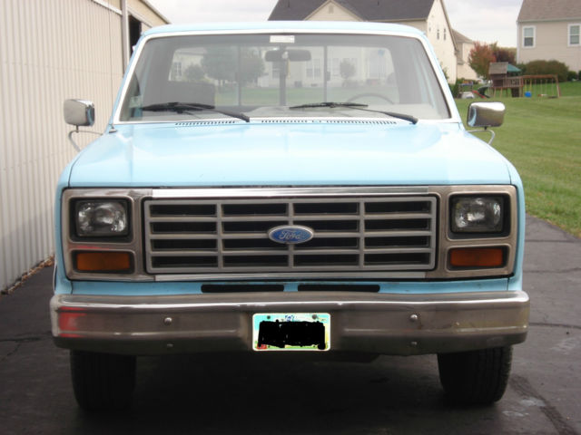 1982 Ford F-100 Custom Standard Cab Pickup 2-Door - photo 2