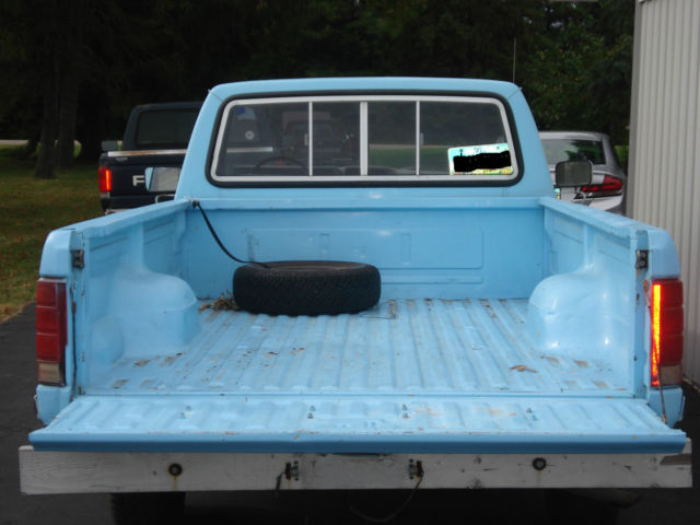 1982 Ford F-100 Custom Standard Cab Pickup 2-Door - photo 4