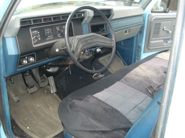 1982 Ford F-100 Custom Standard Cab Pickup 2-Door - photo 9