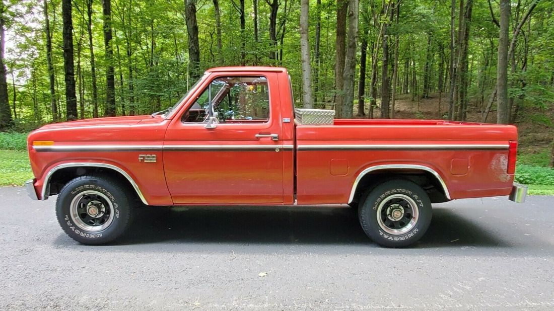 1982 Ford F100 XLT Short Bed Pickup - Good Candidate for Hot Rod LS Coyote Swap 1982 Ford F-100 XLT