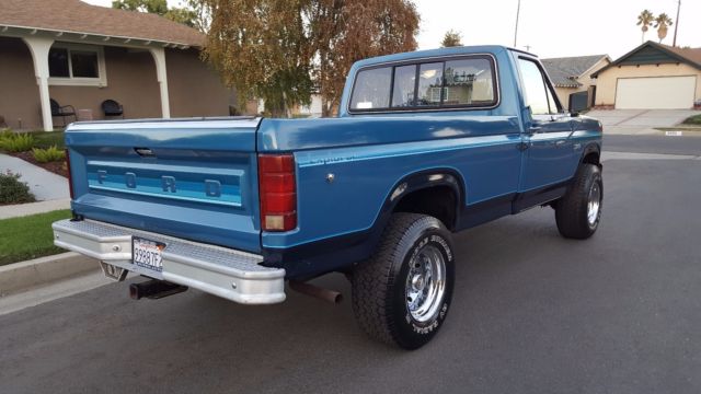 1982 Ford F-250 EXPLORER 4X4 CALIFORNIA TRUCK 80K ORIGINAL MILES - photo 5