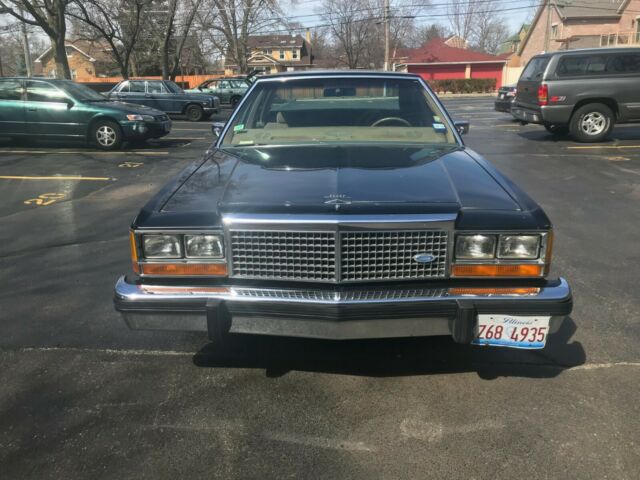 1982 Ford Crown Victoria - photo 3