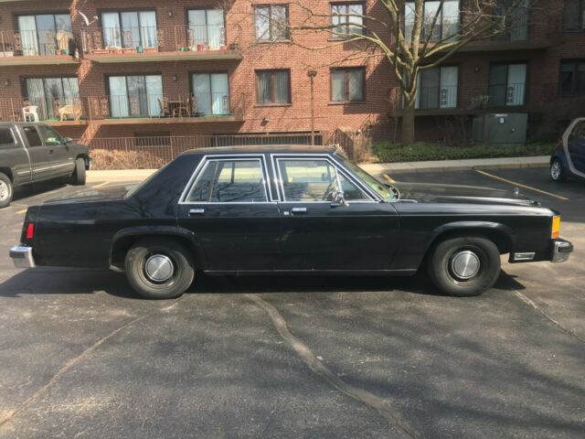 1982 Ford Crown Victoria - photo 5