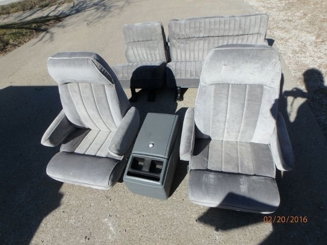1982 GMC Suburban - photo 10