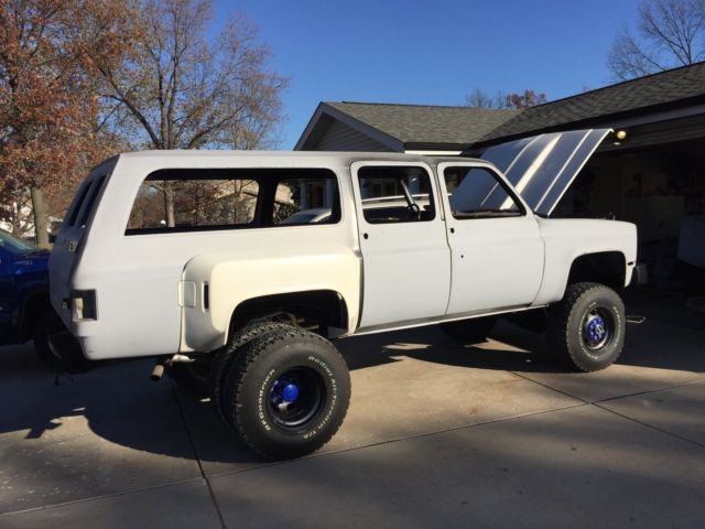 1982 GMC Suburban - photo 2