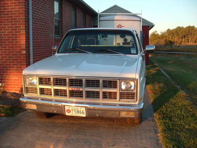 1982 GMC Other body side molding - photo 2