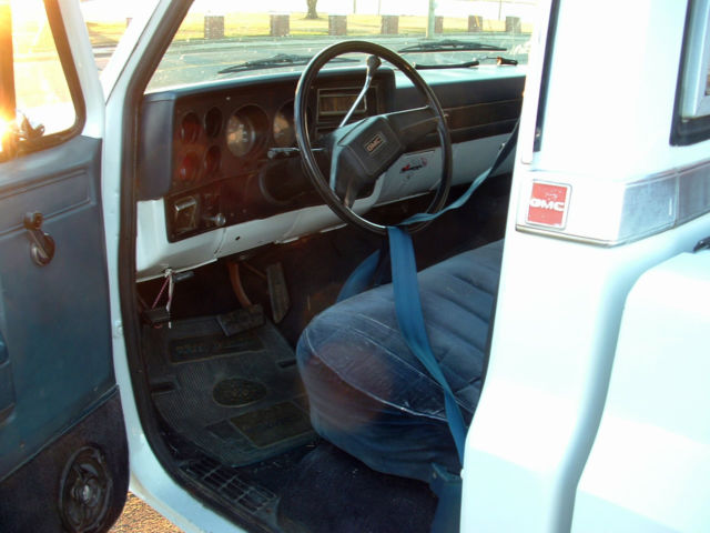 1982 GMC Other body side molding - photo 4