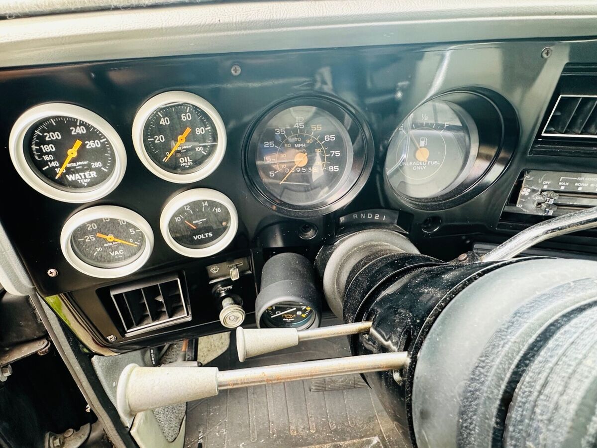 1982 GMC High Sierra 1500 5.0 V8 Auto A/C P/S Air Bag Suspension Tilt Steering - photo 12
