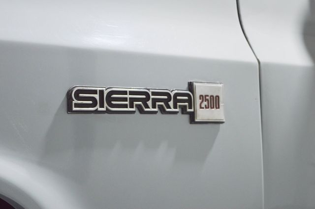1982 GMC Sierra 2500 . - photo 13