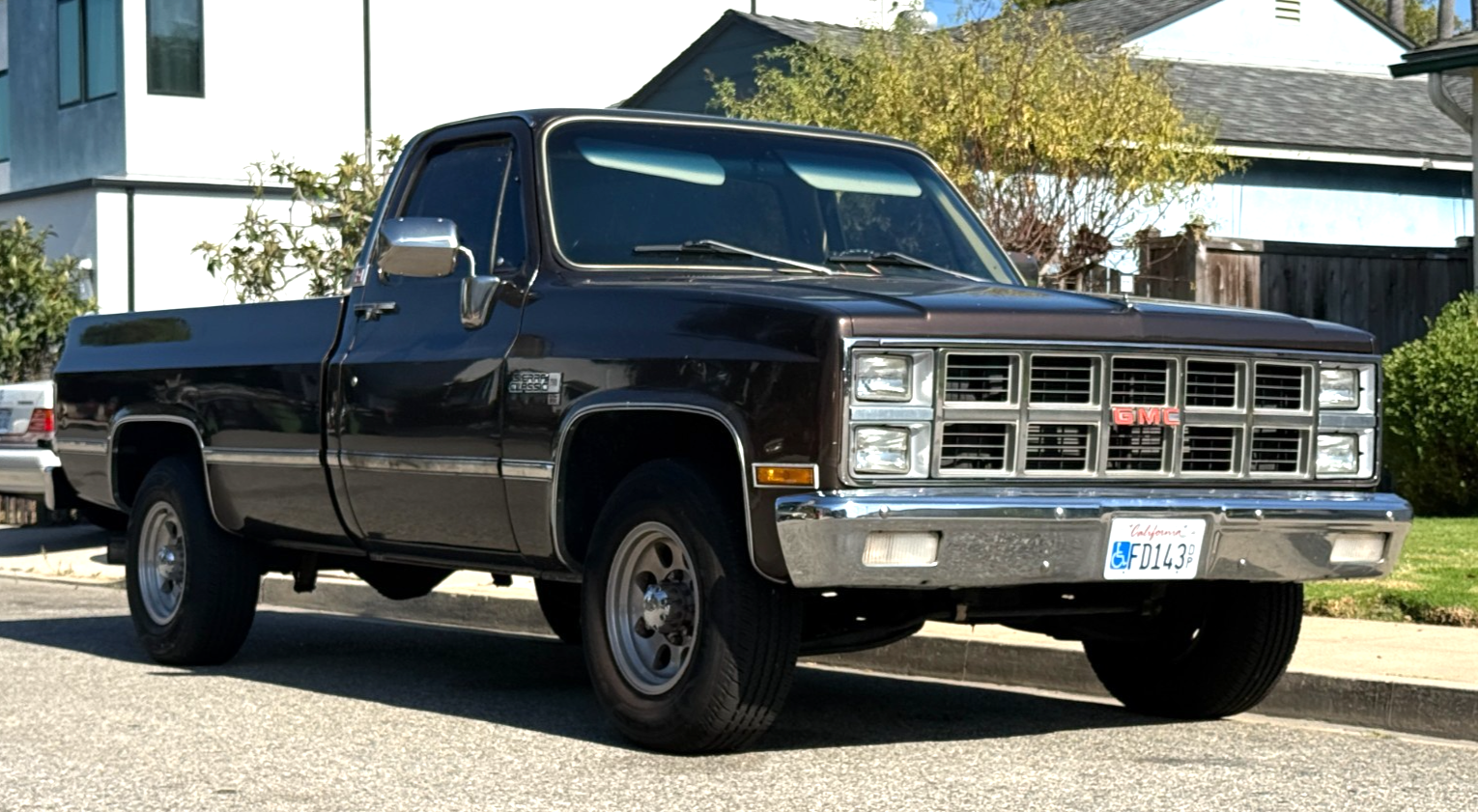 1982 GMC Sierra 2500 Classic Square Body 3/4 ton Pick-Up Long Bed Truck - photo 2
