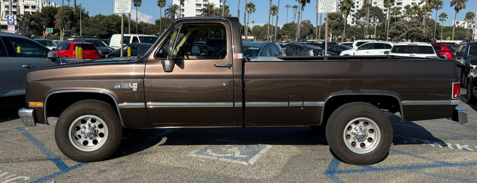 1982 GMC Sierra 2500 Classic Square Body 3/4 ton Pick-Up Long Bed Truck - photo 5