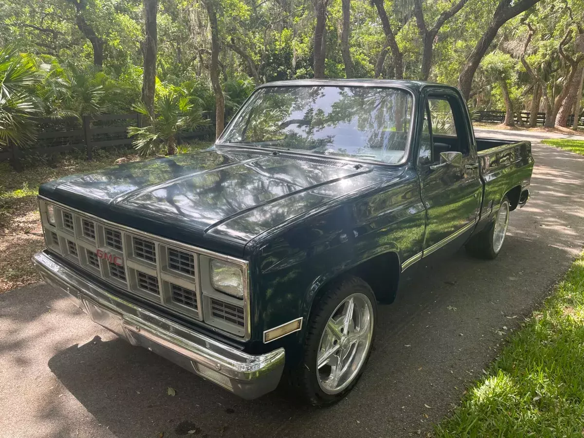 1982 GMC Sierra Short Bed NO ACCIDENTS Square Body NO RESERVE AUCTION C10 CHEVY 1982 GMC 1/2 Ton Pickup Sierra Classic