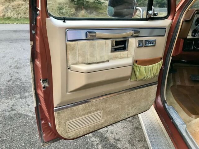 1982 GMC Suburban 2500 4x4 Sierra Classic 6.2 Dsl 2 Owner Survivor - photo 9