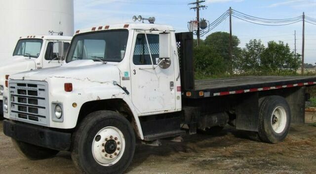1982 International Harvester 1955 Knapheide flatbed w/16'L x 8'W deck