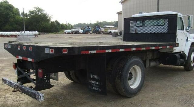 1982 International Harvester 1955 Knapheide flatbed w/16'L x 8'W deck - photo 3