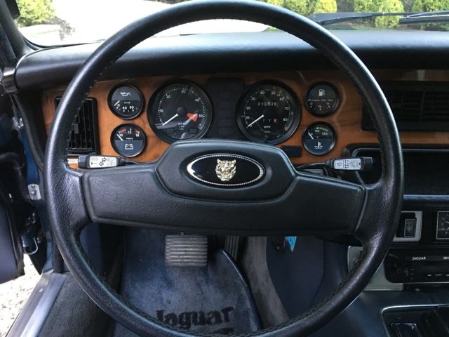 1982 Jaguar XJ6 Sedan - photo 11