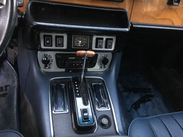 1982 Jaguar XJ6 Sedan - photo 12