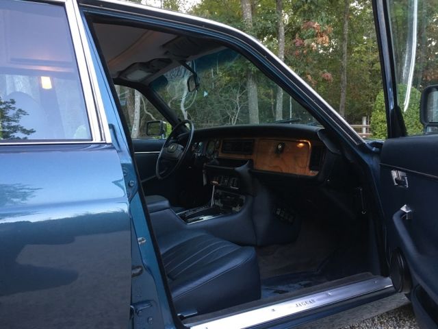 1982 Jaguar XJ6 Sedan - photo 13
