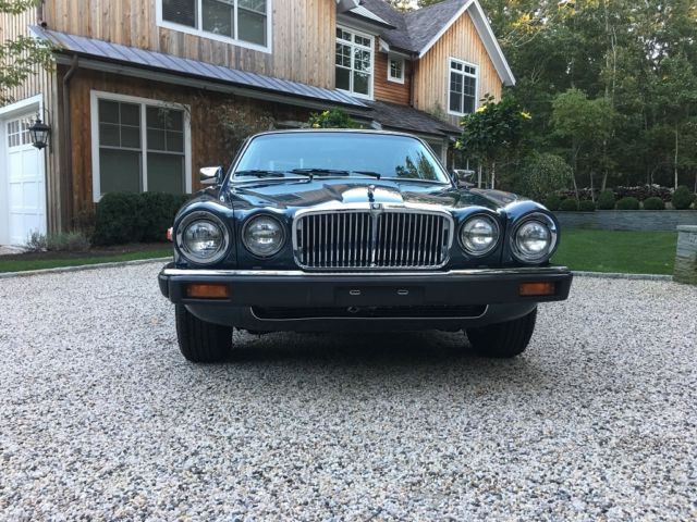 1982 Jaguar XJ6 Sedan - photo 3