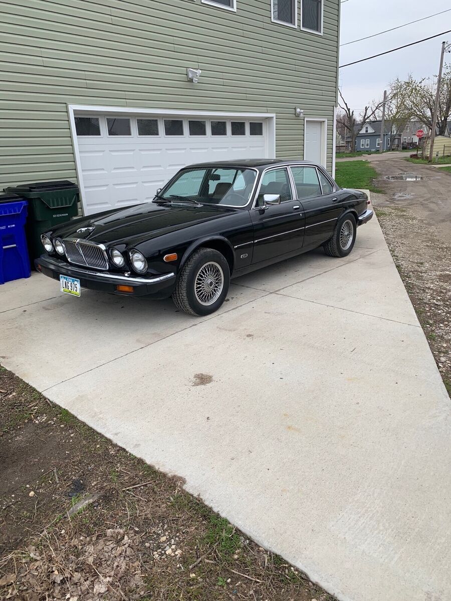 1982 Jaguar XJ6 Sedan Black RWD Automatic 1982 Jaguar XJ6
