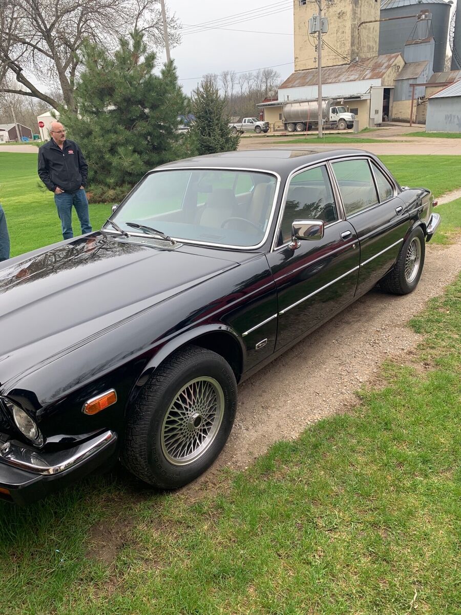 1982 Jaguar XJ6 - photo 3