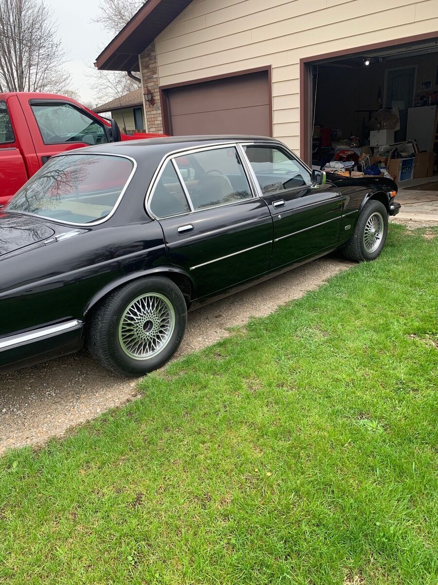 1982 Jaguar XJ6 - photo 5