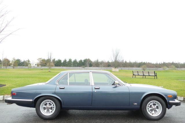 1982 Jaguar XJ6 4DSD - photo 4