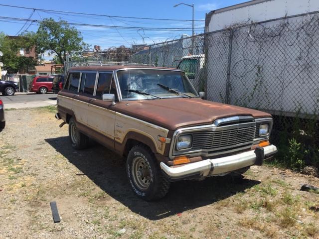 1982 Jeep Wagoneer Grand