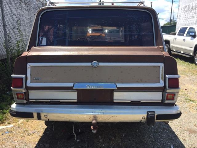 1982 Jeep Wagoneer Grand - photo 2