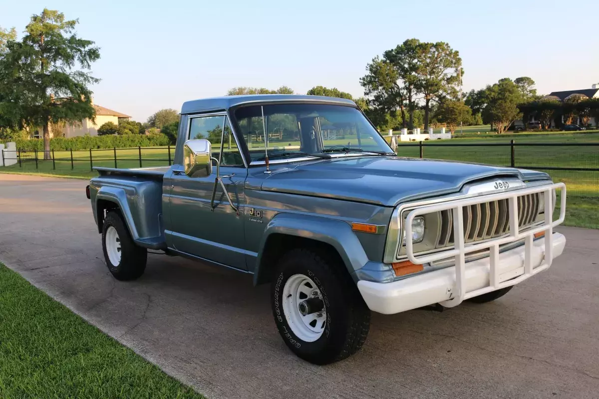 1982 Jeep J-10, Sport side, 360 V-8, P/S Disc brakes, nice interior, solid body 1982 Jeep J-Series