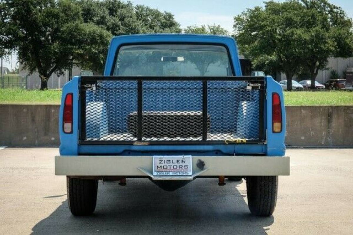 1982 Jeep Pickup 4WD J20 5.9 V8 Engine 4wd Manual Rhino Blue Wrap Paint - photo 8