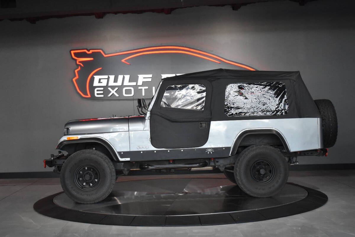 1982 Jeep Scrambler Base 2dr 4WD SUV - photo 3