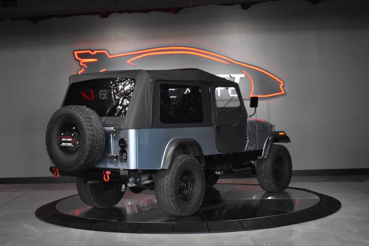 1982 Jeep Scrambler Base 2dr 4WD SUV - photo 6