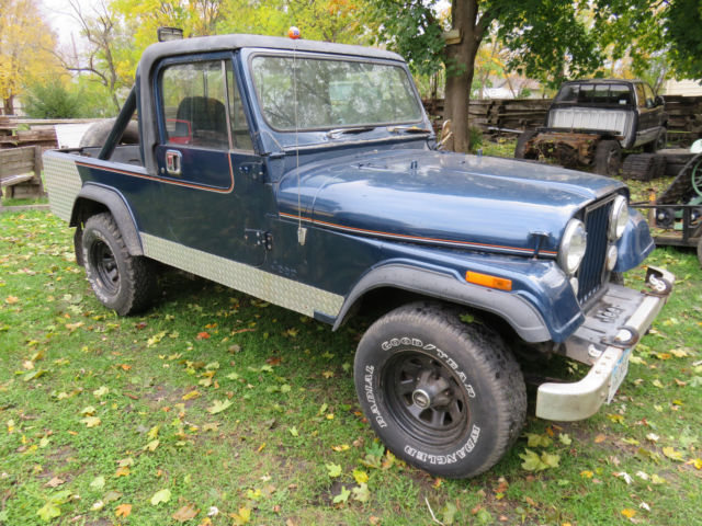 1982 Jeep Scrambler CJ 8 pickup 4x4 5-speed manual 4.2 liter 6 cyl nice paint 7 1982 Jeep CJ