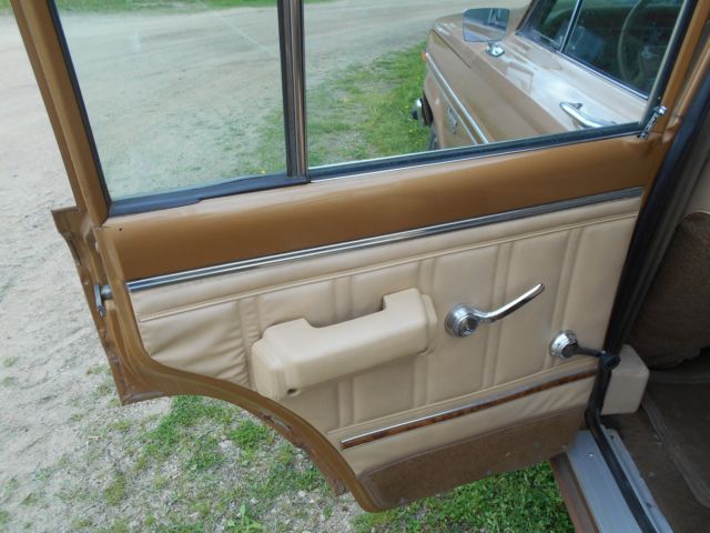 1982 Jeep Wagoneer Brougham - photo 10