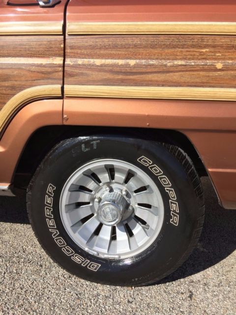 1982 Jeep Wagoneer Limited - photo 5