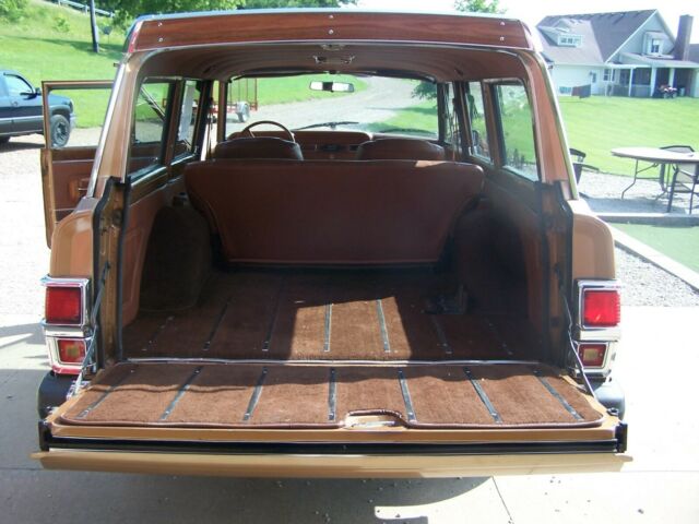 1982 Jeep Wagoneer - photo 12