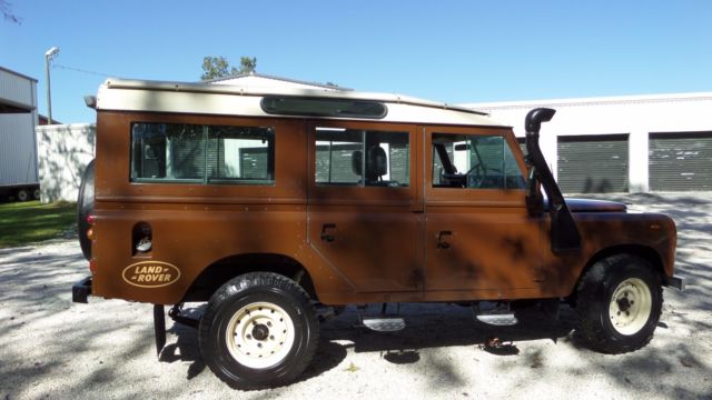 1982 Land Rover Defender 5 door, 9 Passenger Station Wagon - photo 2