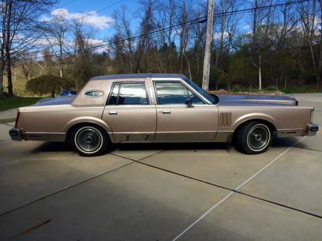 1982 Lincoln Continental - photo 3