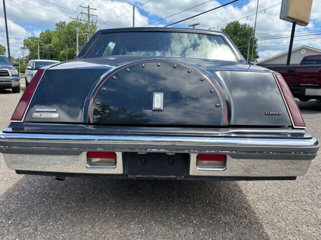 1982 Lincoln Continental - photo 2